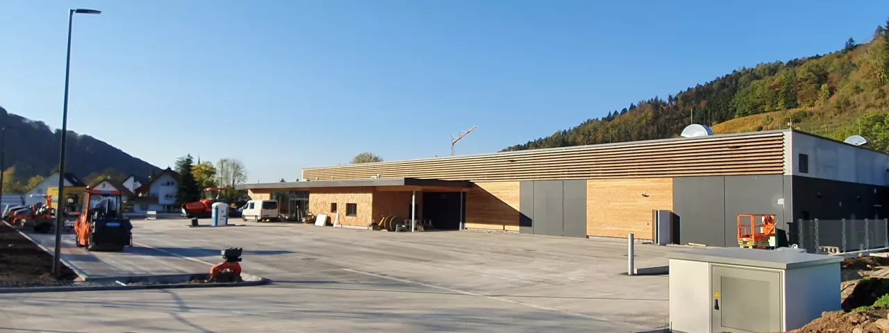 REWE-Markt Glottertal, Außenanlage