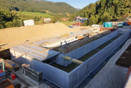 Milchviehstall und Maschinenhalle