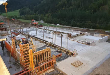 Milchviehstall und Maschinenhalle