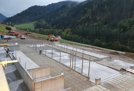 Milchviehstall und Maschinenhalle