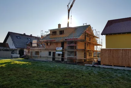 Zweifamilienwohnhaus mit Garage