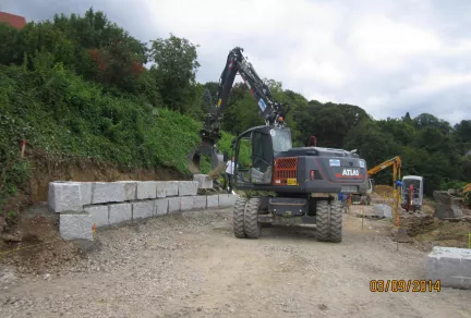 Natursteinmauer