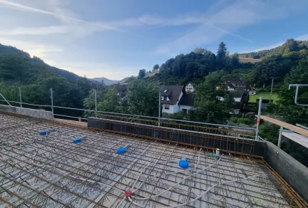Aufstockung einer Garage + Treppenhaus 