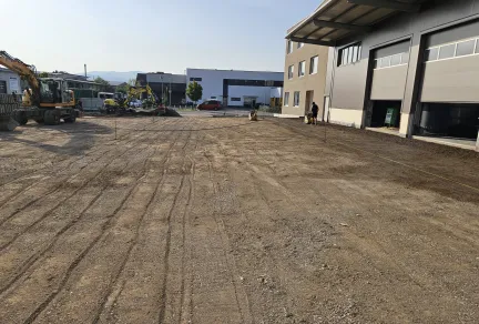 Neubau Betriebsgebäude, Außenanlage