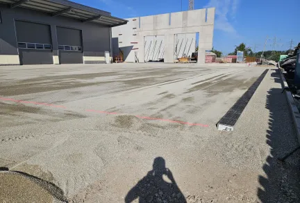 Neubau Betriebsgebäude, Außenanlage