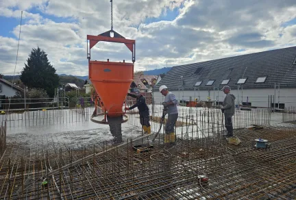 Mehrfamilienhaus mit TG